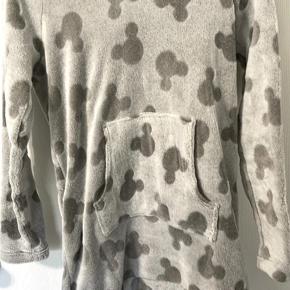 💰Disney NWOT Mickey Mouse Print Plush Soft Fleece Long Hooded Sweater Size Small - Picture 6 of 7